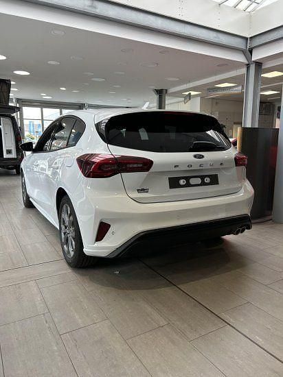 Gebraucht Ford Focus ST-Line 125 PS (91 kW) 2025 Weiß Limousine