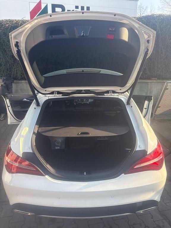 Weiß Gebraucht 2016 Mercedes CLA180 Shooting Brake Kombi | 14.200 € (Guter Preis) - Bild 1/4