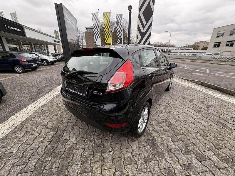 Gebraucht Ford Fiesta Trend 101 PS (74 kW) 2016 Schwarz Limousine