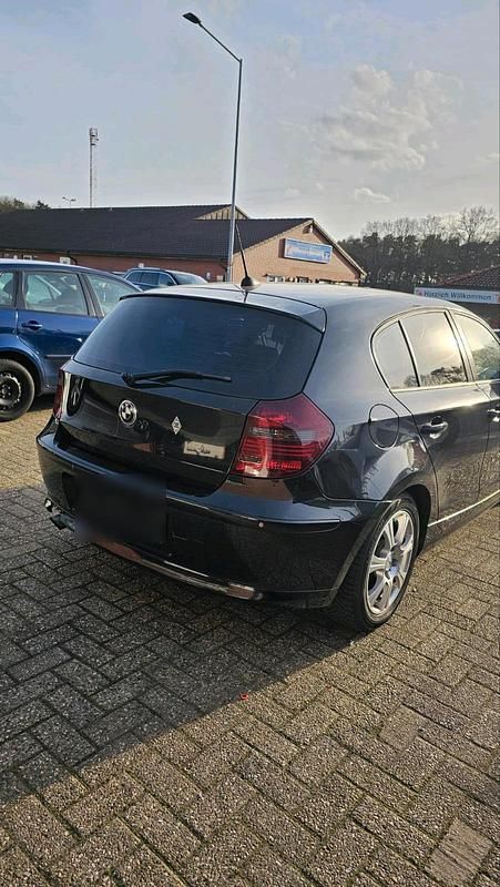Gebraucht BMW 116 116 PS (85 kW) 2007 Schwarz Kleinwagen