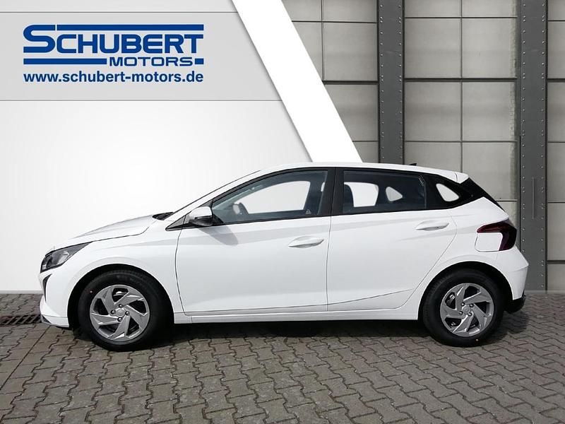 Neu Hyundai i20 Select 101 PS (74 kW) 2025 Atlas white / sol Kleinwagen