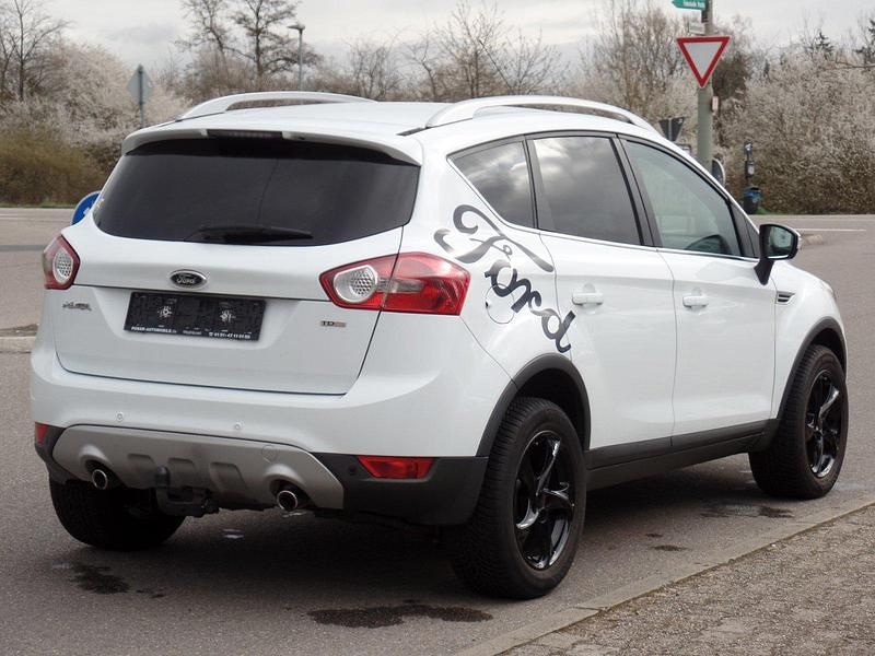 Gebraucht Ford Kuga 140 PS (102 kW) 2010 Weiß SUV
