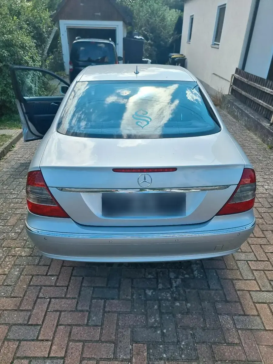 Gebraucht Mercedes E320 Avantgarde 224 PS (164 kW) 2007 Grau Limousine