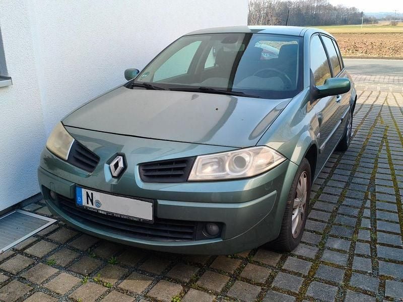 Gebraucht Renault Mégane II Dynamique 111 PS (81 kW) 2006 Grün Limousine