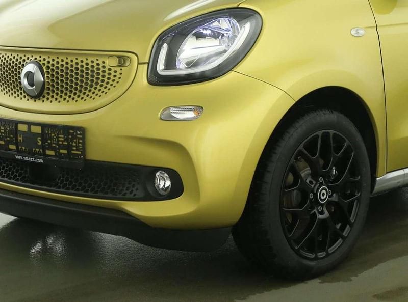 Gebraucht Smart ForFour Passion 90 PS (66 kW) 2018 Gelb Kleinwagen