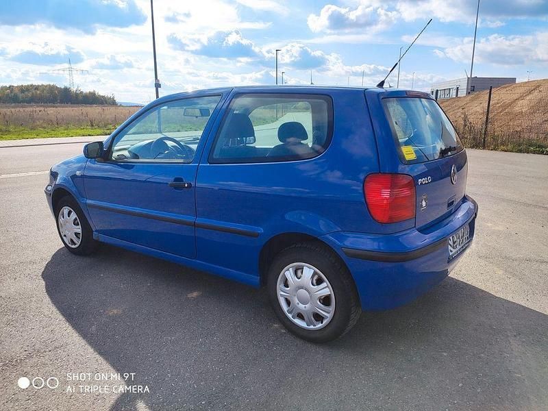 Gebraucht VW Polo 60 PS (44 kW) 2001 Blau Limousine