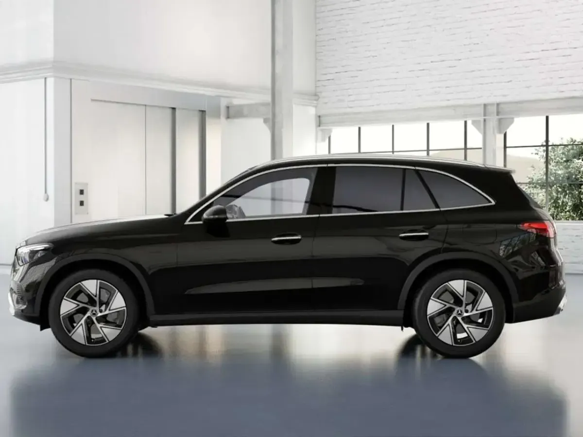 Gebraucht Mercedes GLC400d Avantgarde 252 PS (185 kW) 2023 Schwarz metalliclack obsidians SUV