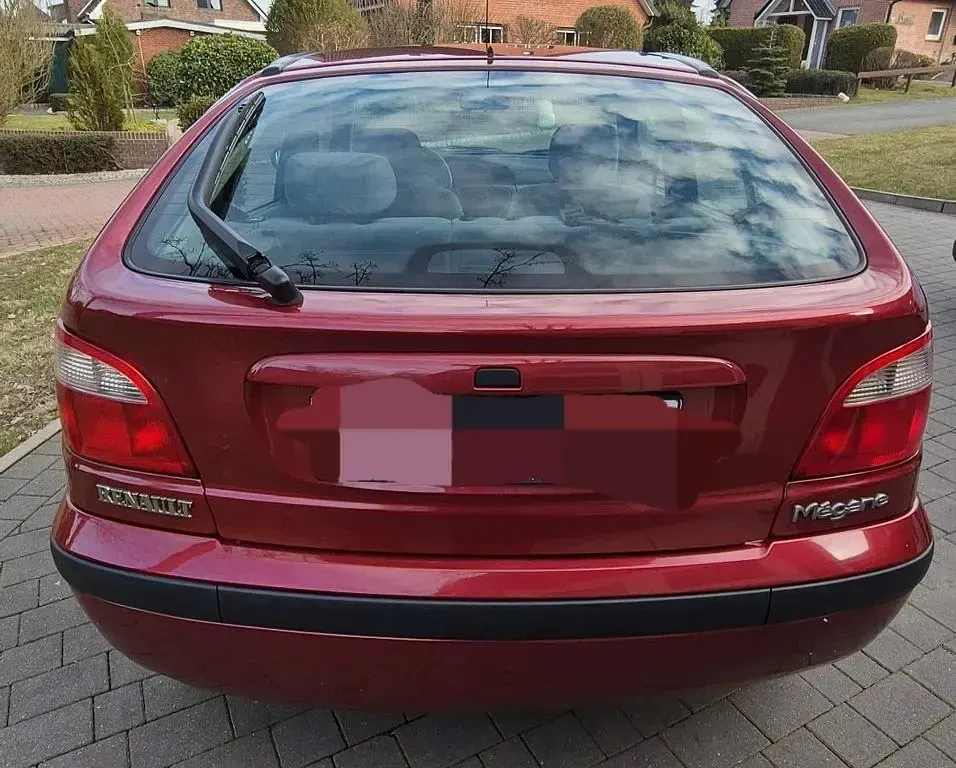Brugt Renault Mégane 95 HK (69 kW) 1999 Rød Sedan