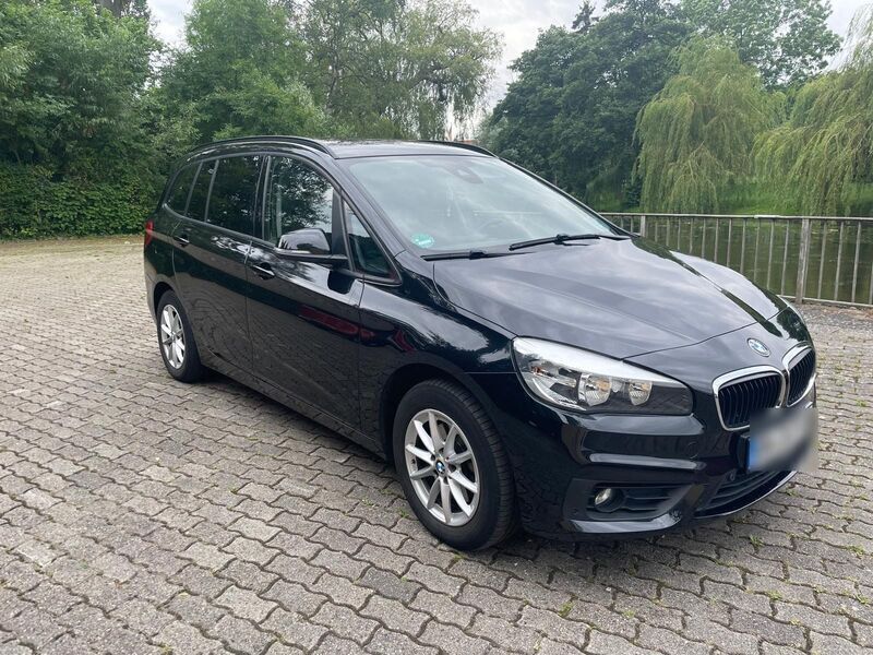 Schwarz Gebraucht 2017 BMW 218 Gran Tourer Van / Kleinbus | 16.000 € (Fairer Preis) - Bild 1/4