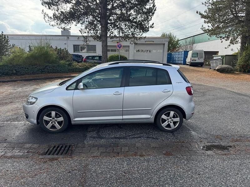 Silber Gebraucht 2010 VW Golf VI Team Limousine | 2.590 € (Superpreis) - Bild 1/4