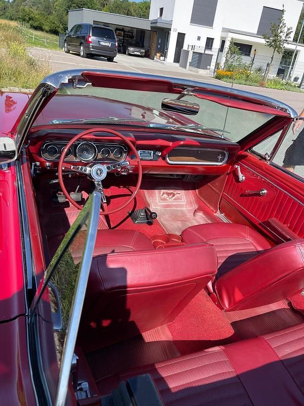 Second-hand Ford Mustang 200 CP (147 kW) 1966 Roșu Cabrio
