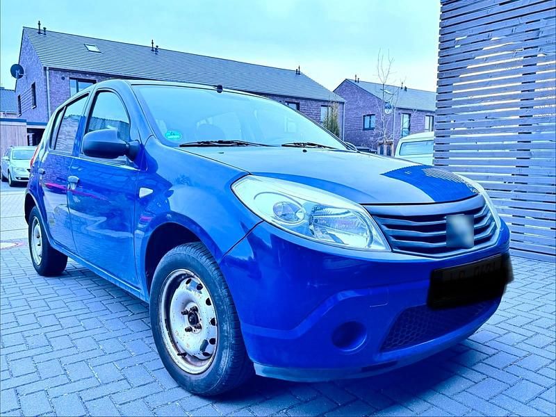 Second-hand Dacia Sandero 75 CP (55 kW) 2009 Albastru Hatchback