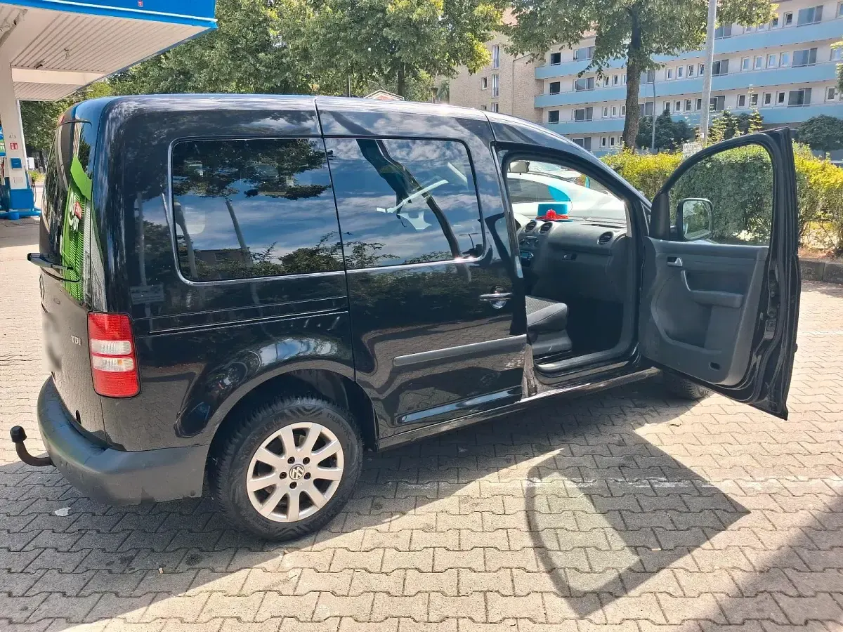 Gebraucht VW Caddy 102 PS (75 kW) 2014 Schwarz Van / Kleinbus