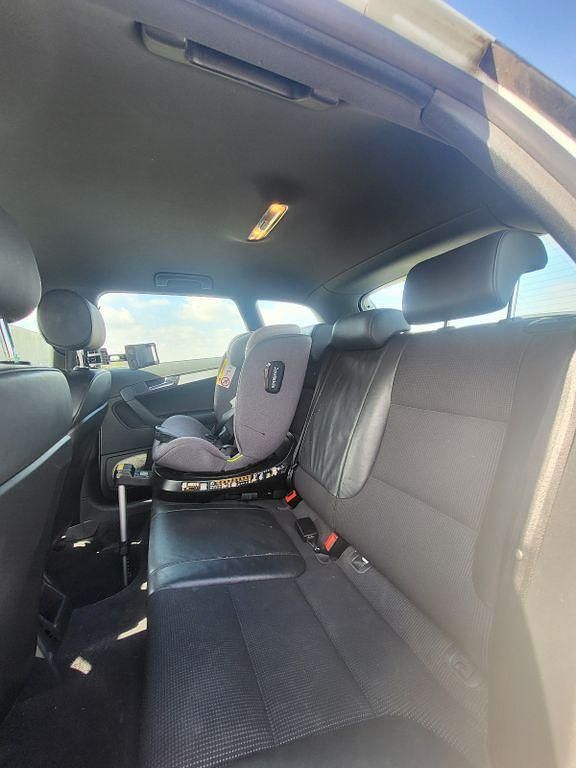 Second-hand Audi A3 S-Line 105 CP (77 kW) 2010 Alb Hatchback