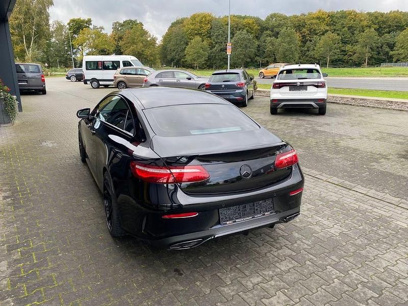Gebraucht Mercedes E400 333 PS (244 kW) 2017 Schwarz Coupé