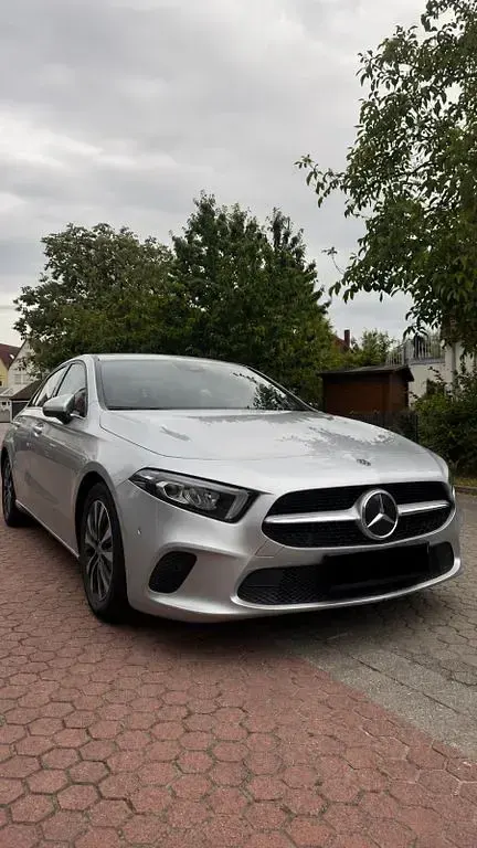 Gebraucht Mercedes A200 163 PS (119 kW) 2019 Grau Limousine