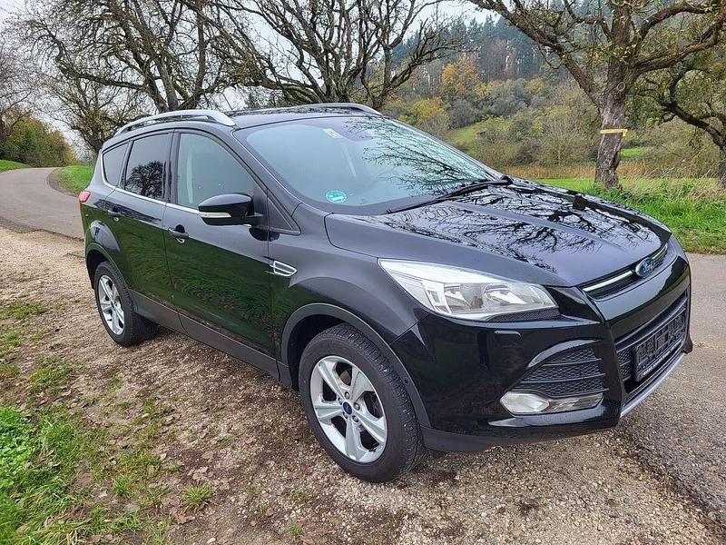Iridiumschwarz metallic Gebraucht 2015 Ford Kuga SYNC Edition SUV | 11.999 € (Etwas zu teuer) - Bild 1/4
