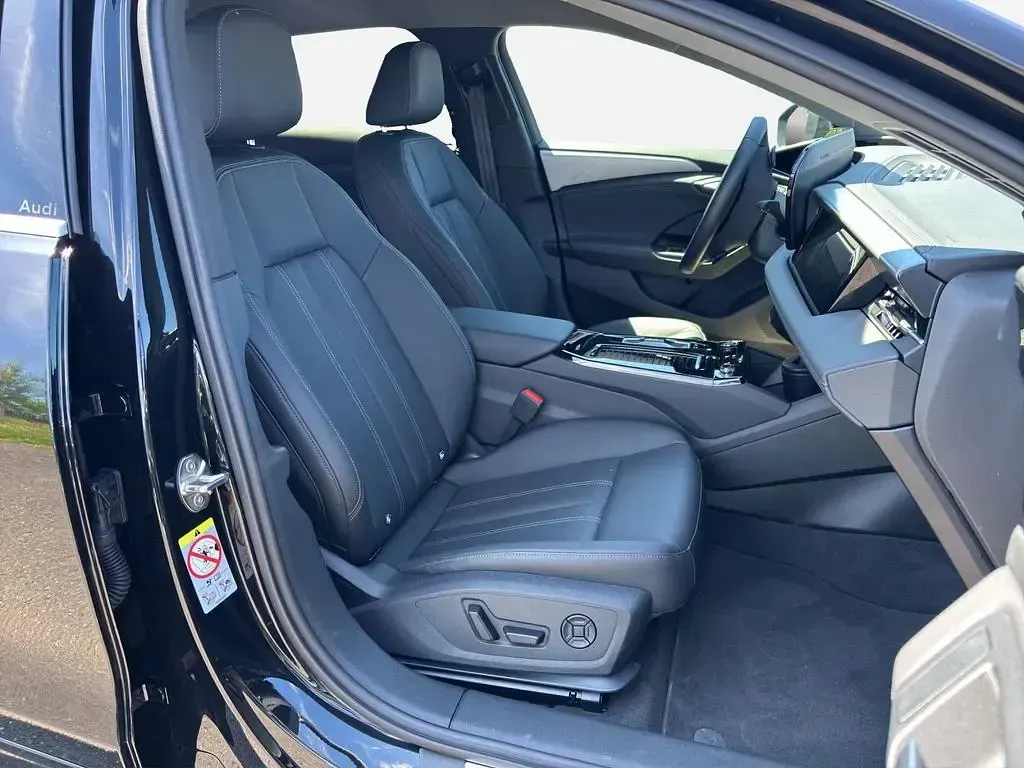 Gebraucht Audi e-tron Sportback Performance 269 kW (367 PS) 2025 Mythosschwarz metallic SUV