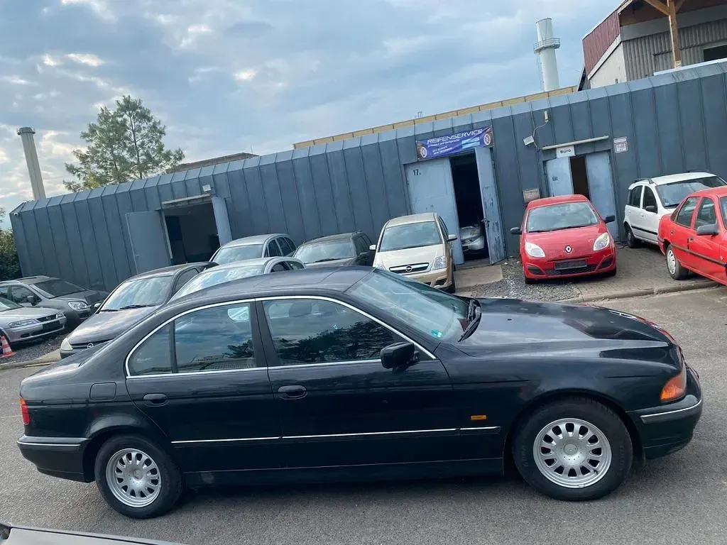Gebraucht BMW 520 150 PS (110 kW) 1999 Schwarz Limousine