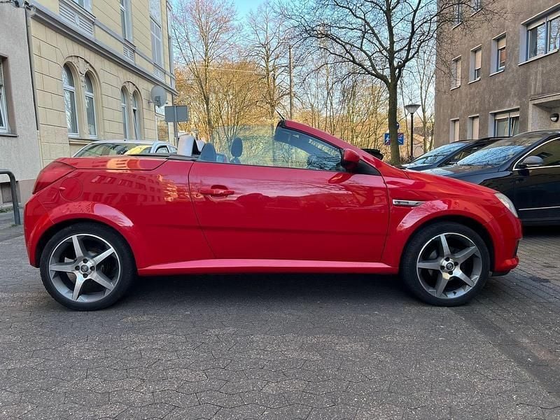 Rot Gebraucht 2008 Opel Tigra Cabrio | 1.850 € (Fairer Preis) - Bild 1/4
