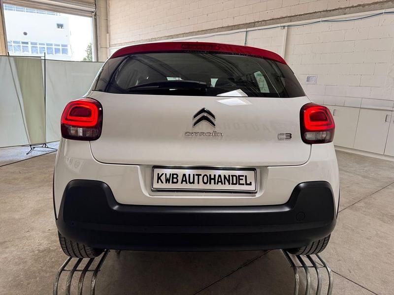 Gebraucht Citroën C3 Shine 82 PS (60 kW) 2022 Lack weiss banquise/deckende lac Kleinwagen