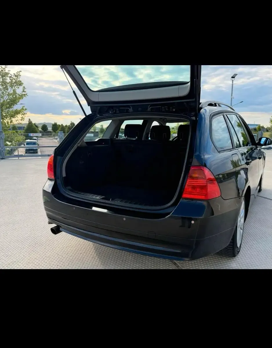 Gebraucht BMW 318 129 PS (94 kW) 2006 Schwarz Kombi