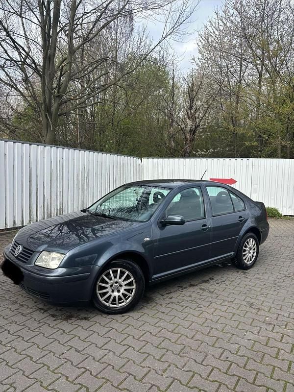 Usata VW Bora 90 CV (66 kW) 2002 Grigio Berlina