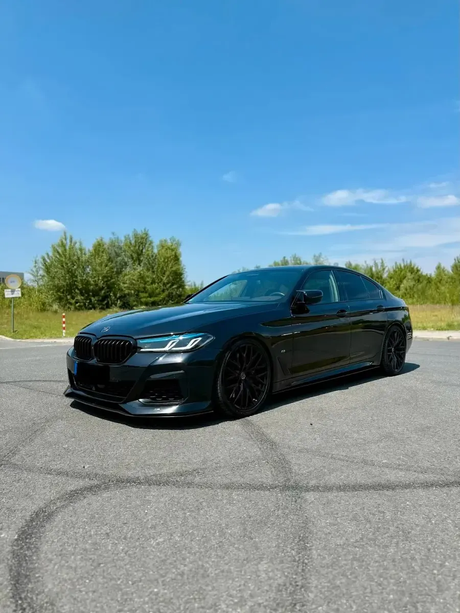 Używany BMW M550 Performance 530 KM (389 kW) 2021 Czarny Sedan/Limuzyna
