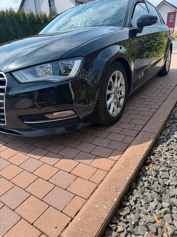 Second-hand Audi A3 150 CP (110 kW) 2014 Negru Berlinǎ