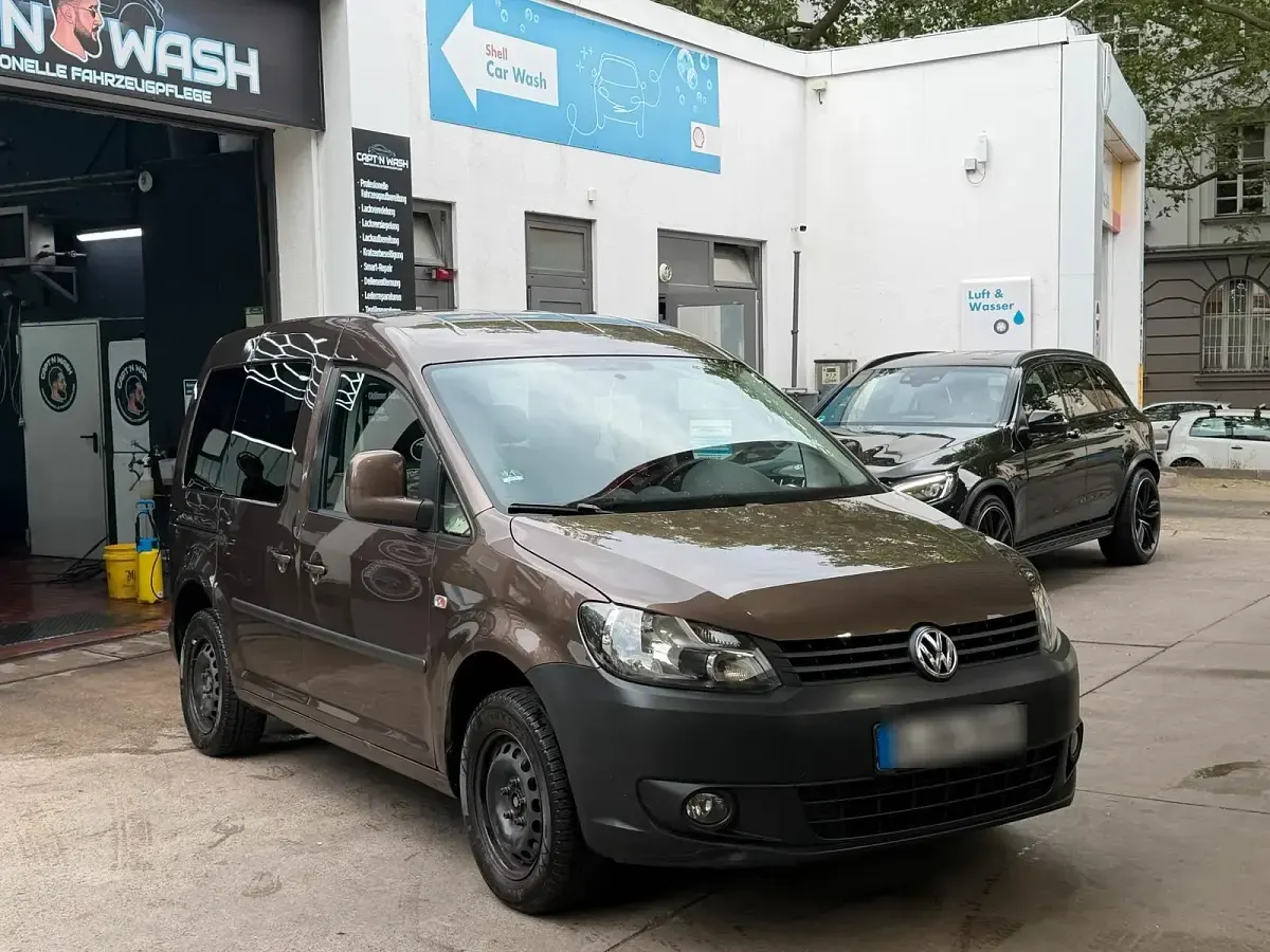 Gebraucht VW Caddy 105 PS (77 kW) 2011 Braun Van / Kleinbus