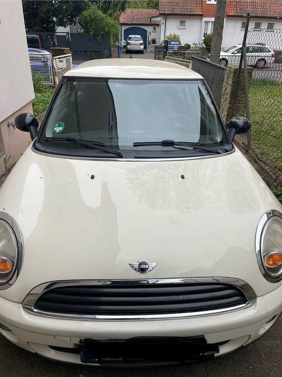 Weiß Gebraucht 2008 Mini ONE Kleinwagen | 3.500 € (Guter Preis) - Bild 1/4
