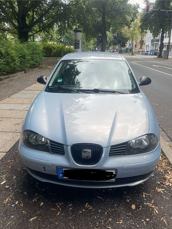 Blau Gebraucht 2004 Seat Ibiza Fresh Kleinwagen | 699 € (Superpreis) - Bild 1/4