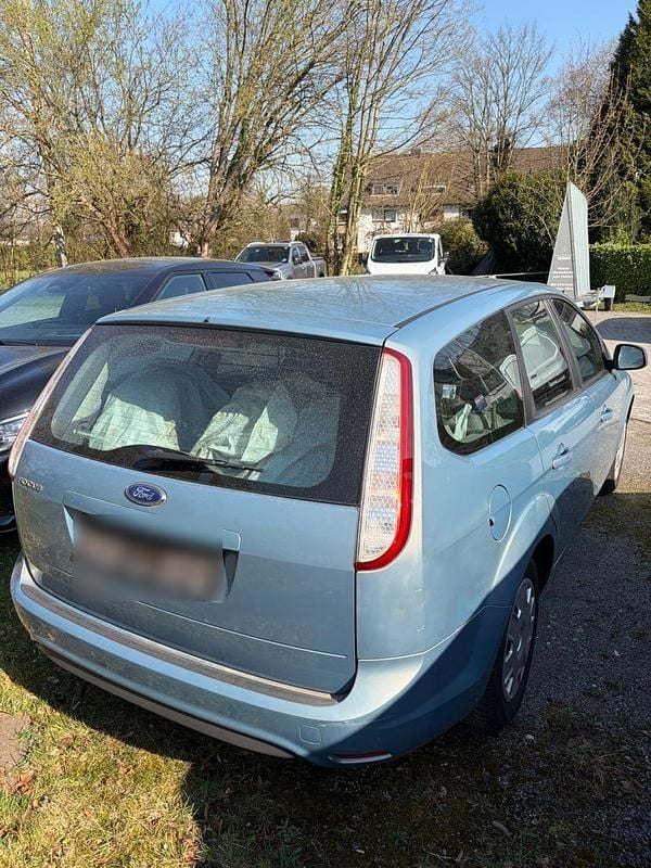 Gebraucht Ford Focus Ambiente 101 PS (74 kW) 2008 Blau Kombi