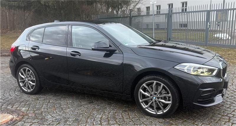 Gebraucht BMW 120 Sport Line 190 PS (139 kW) 2023 Schwarz Kleinwagen