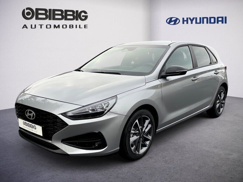 Silber Neu 2024 Hyundai i30 Advantage Limousine | 23.990 € (Fairer Preis) - Bild 1/3