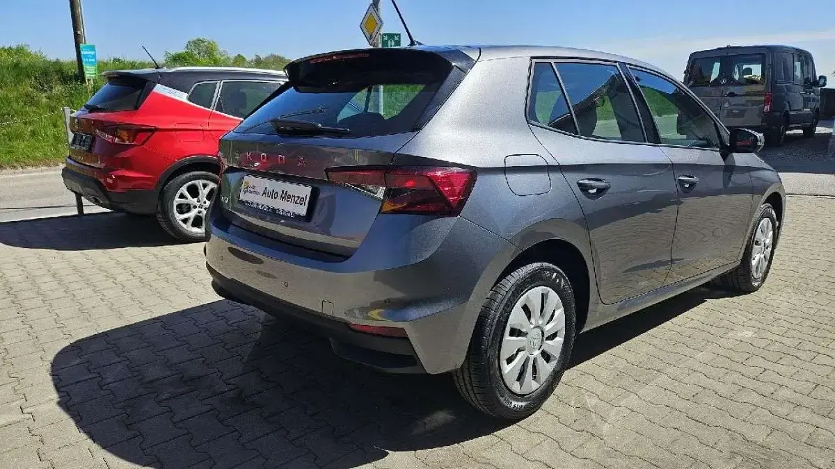Neu Skoda Fabia Essence 95 PS (69 kW) 2026 Graphitegrau metallic Kleinwagen