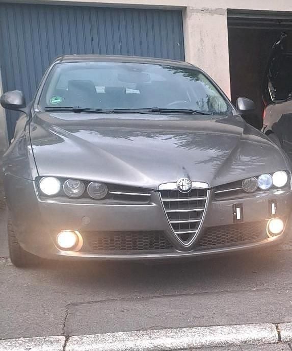 Grün Gebraucht 2007 Alfa Romeo 159 Kombi | 1.650 € (Guter Preis) - Bild 1/4