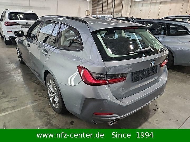 Gebraucht BMW 318 Shadowline 150 PS (110 kW) 2023 Grau Kombi