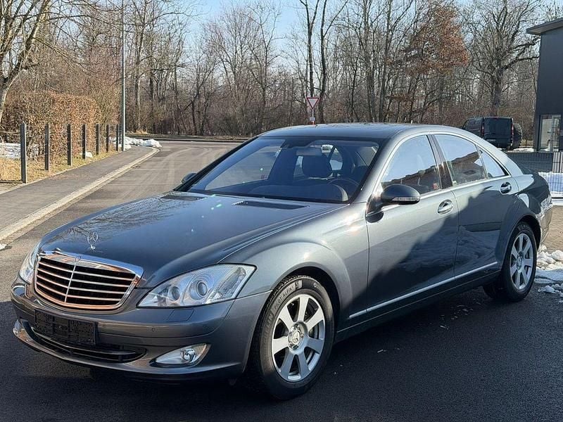 Grau Gebraucht 2006 Mercedes S500 Limousine | 9.890 € (Fairer Preis) - Bild 1/4