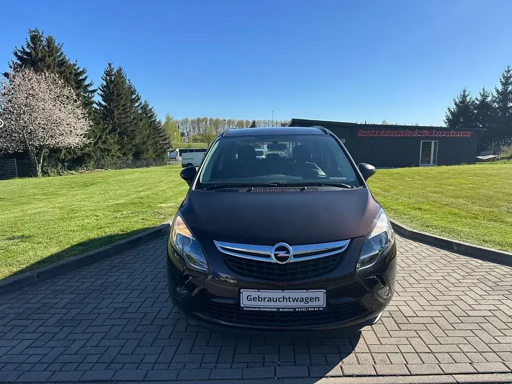 Gebraucht Opel Zafira Tourer Edition 140 PS (102 kW) 2012 Braun Van / Kleinbus