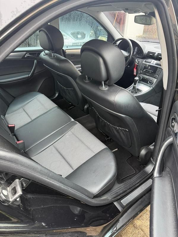 Gebraucht Mercedes C230 194 PS (142 kW) 2005 Limousine