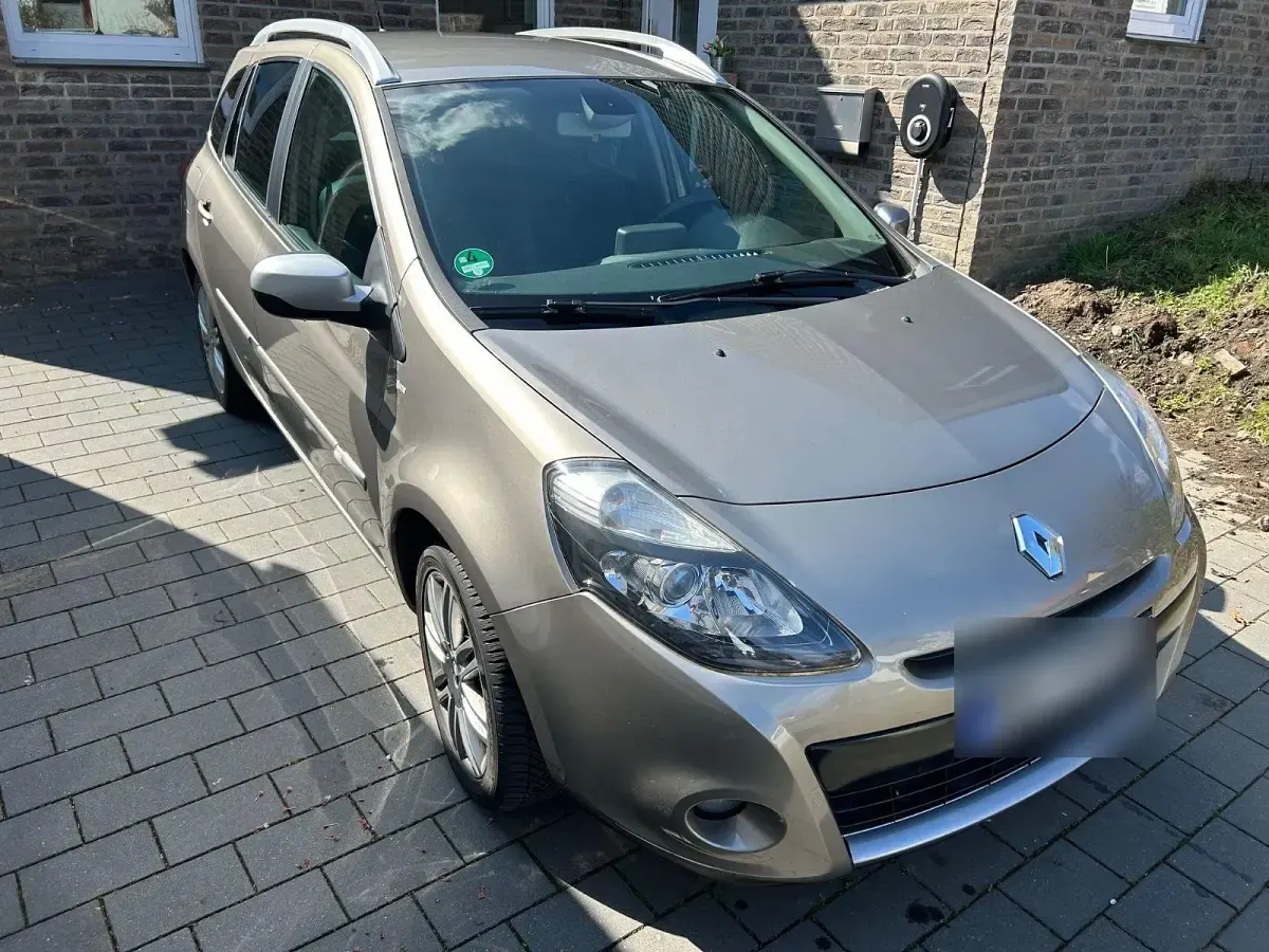Gebraucht Renault Clio GrandTour Night&Day 103 PS (75 kW) 2012 Kombi