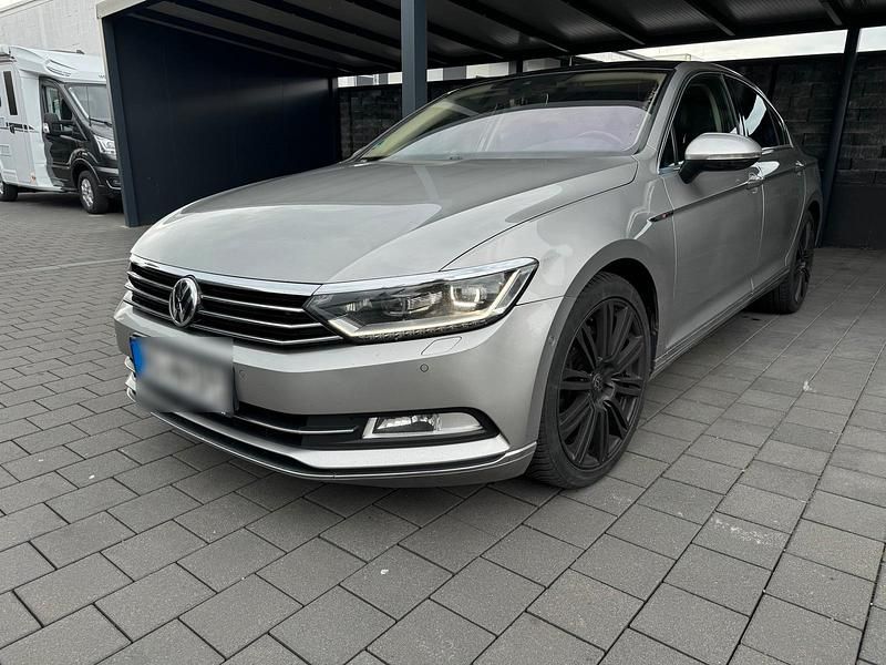 Silber Gebraucht 2014 VW Passat Limousine | 12.999 € (Etwas zu teuer) - Bild 1/4