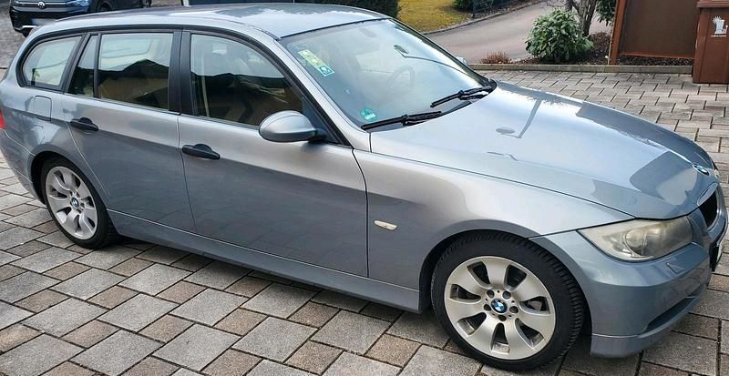 Gebraucht BMW 320 150 PS (110 kW) 2006 Grau Kombi