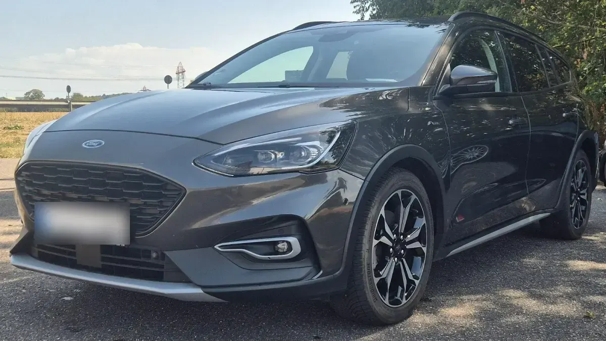 Gebraucht Ford Focus Cool & Connect 125 PS (91 kW) 2020 Grau Kombi