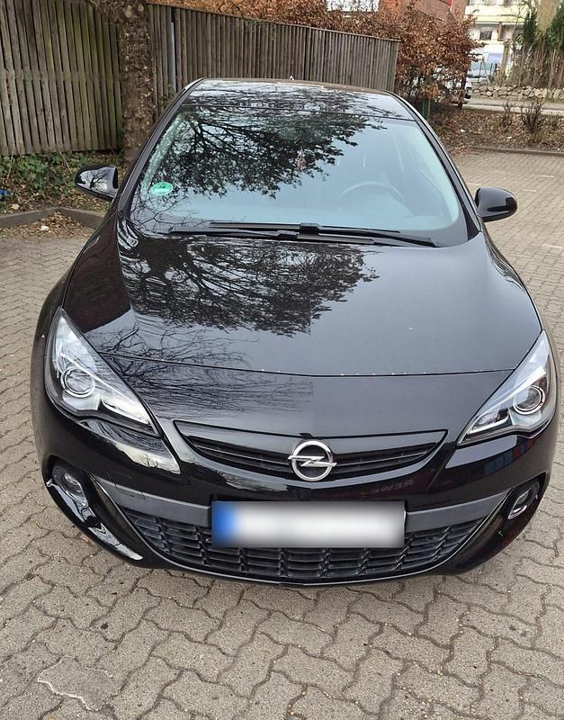 Gebraucht Opel Astra GTC Active 140 PS (102 kW) 2017 Schwarz Limousine
