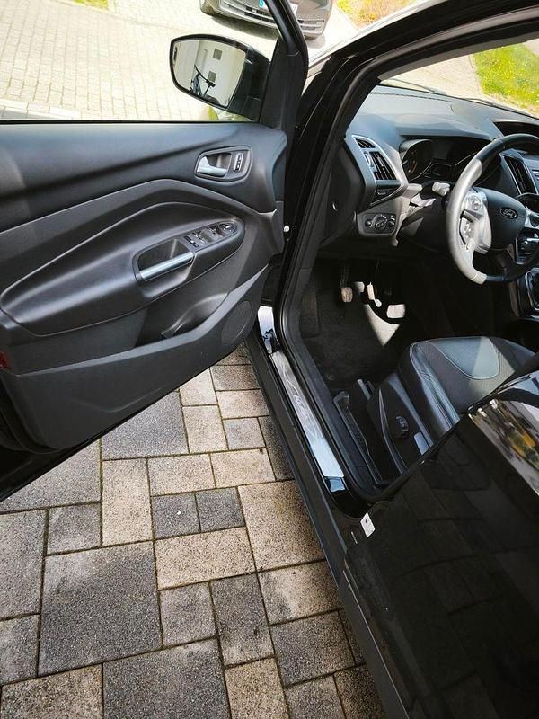 Gebraucht Ford Kuga Titanium 163 PS (119 kW) 2014 Schwarz SUV