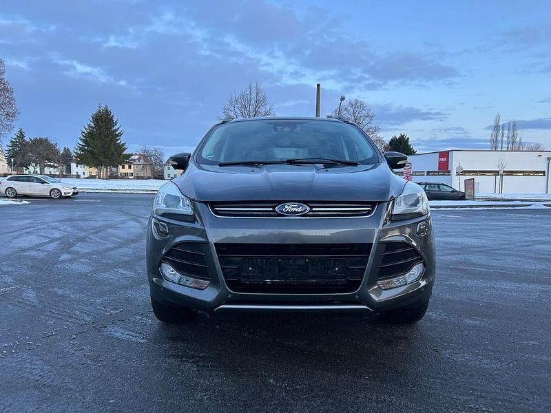 Gebraucht Ford Kuga Titanium 179 PS (131 kW) 2015 Grau SUV