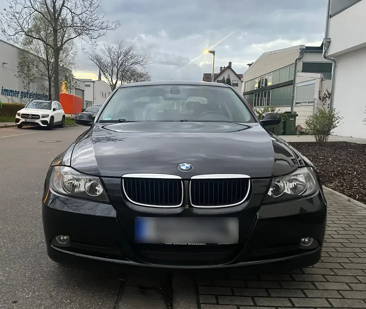 Gebraucht BMW 318 129 PS (94 kW) 2007 Schwarz Limousine