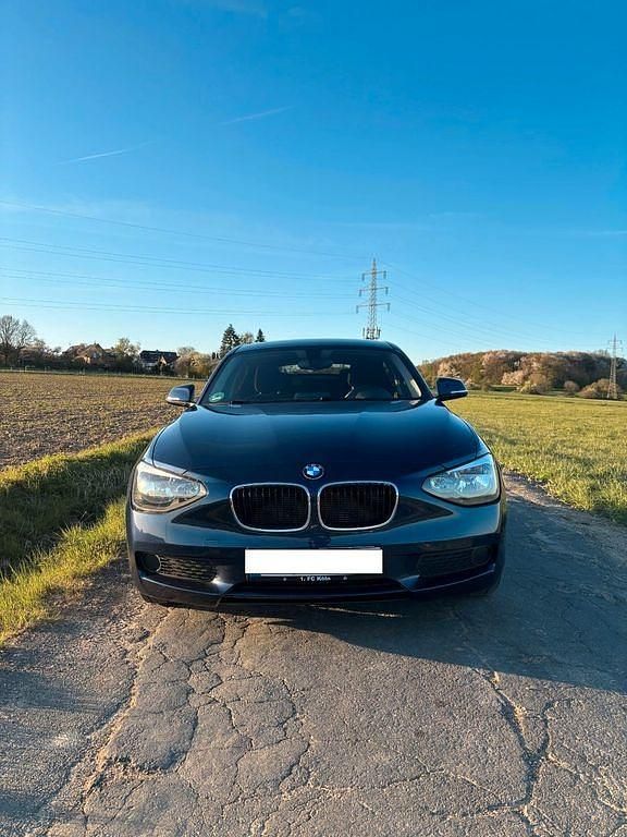 Blau Gebraucht 2013 BMW 116 Kleinwagen | 7.600 € (Guter Preis) - Bild 1/4